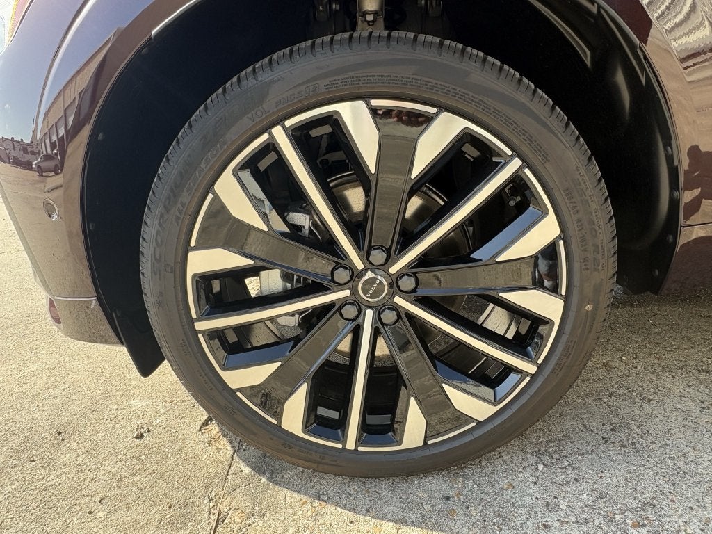 2027 Volvo XC60 B5 Ultra