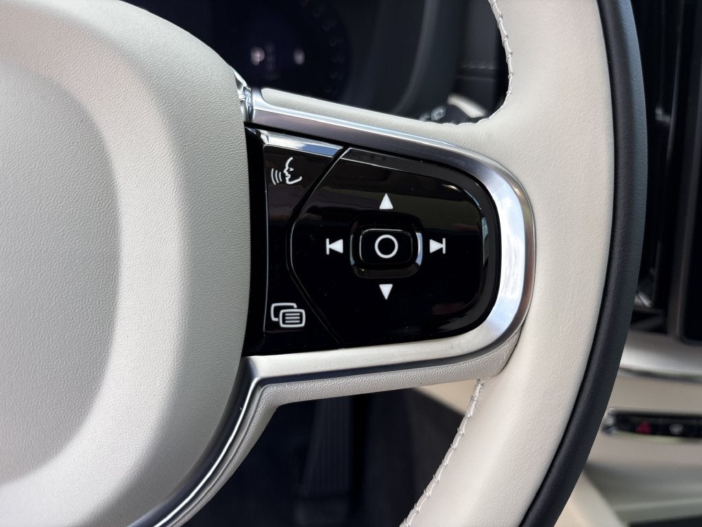 2027 Volvo XC60 B5 Ultra