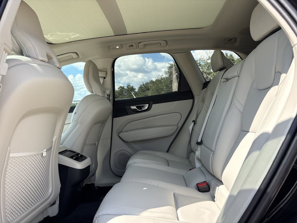 2027 Volvo XC60 B5 Ultra