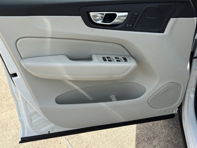 2027 Volvo XC60 B5 Ultra