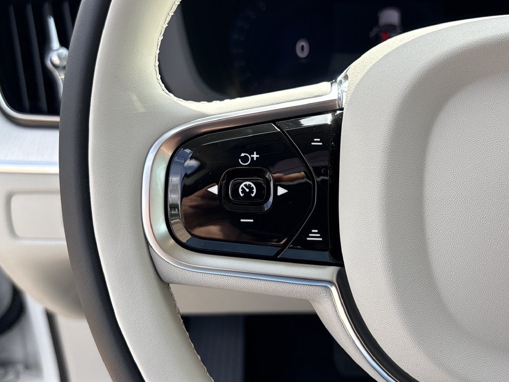 2027 Volvo XC60 B5 Ultra
