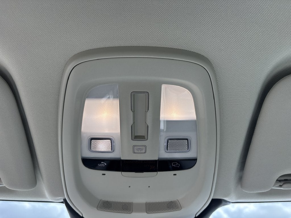 2027 Volvo XC60 B5 Ultra