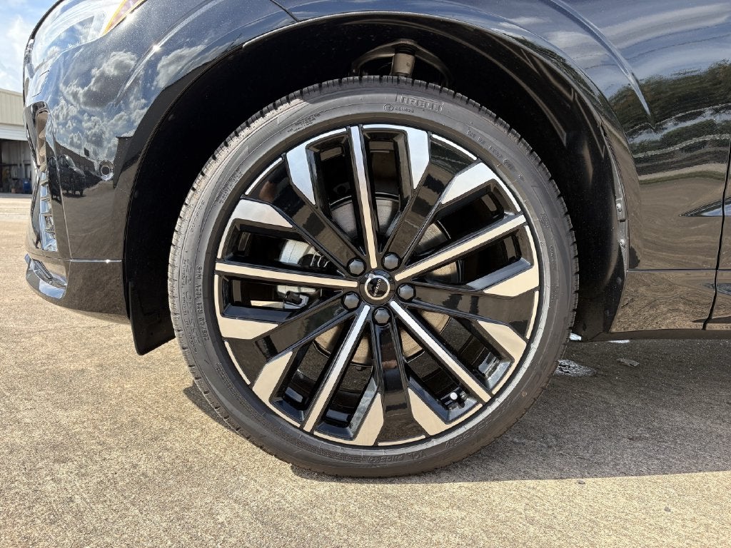 2027 Volvo XC60 B5 Ultra