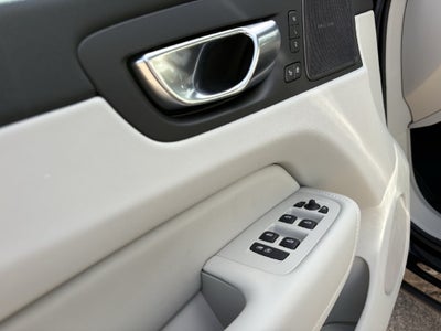 2027 Volvo XC60 B5 Ultra