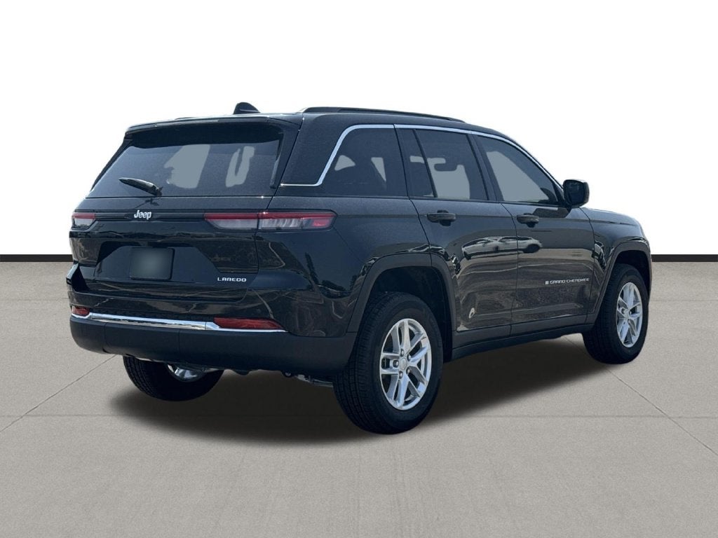2026 Jeep Grand Cherokee Laredo