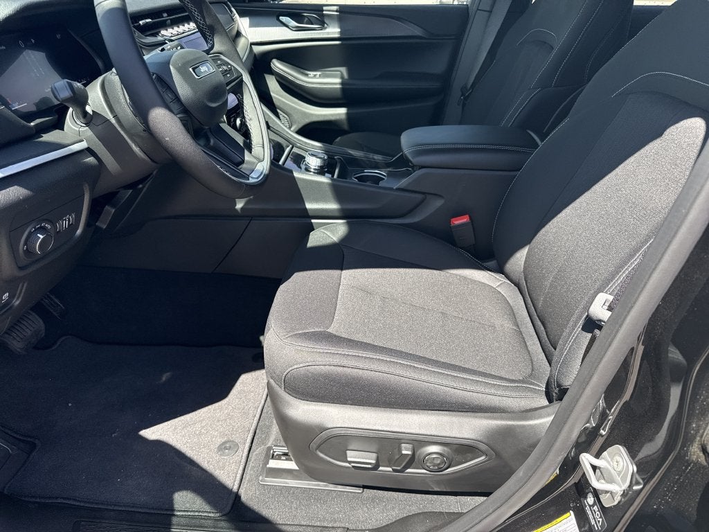 2026 Jeep Grand Cherokee Laredo X