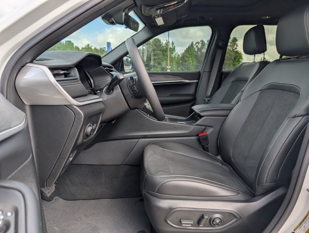 2026 Jeep Grand Cherokee Altitude