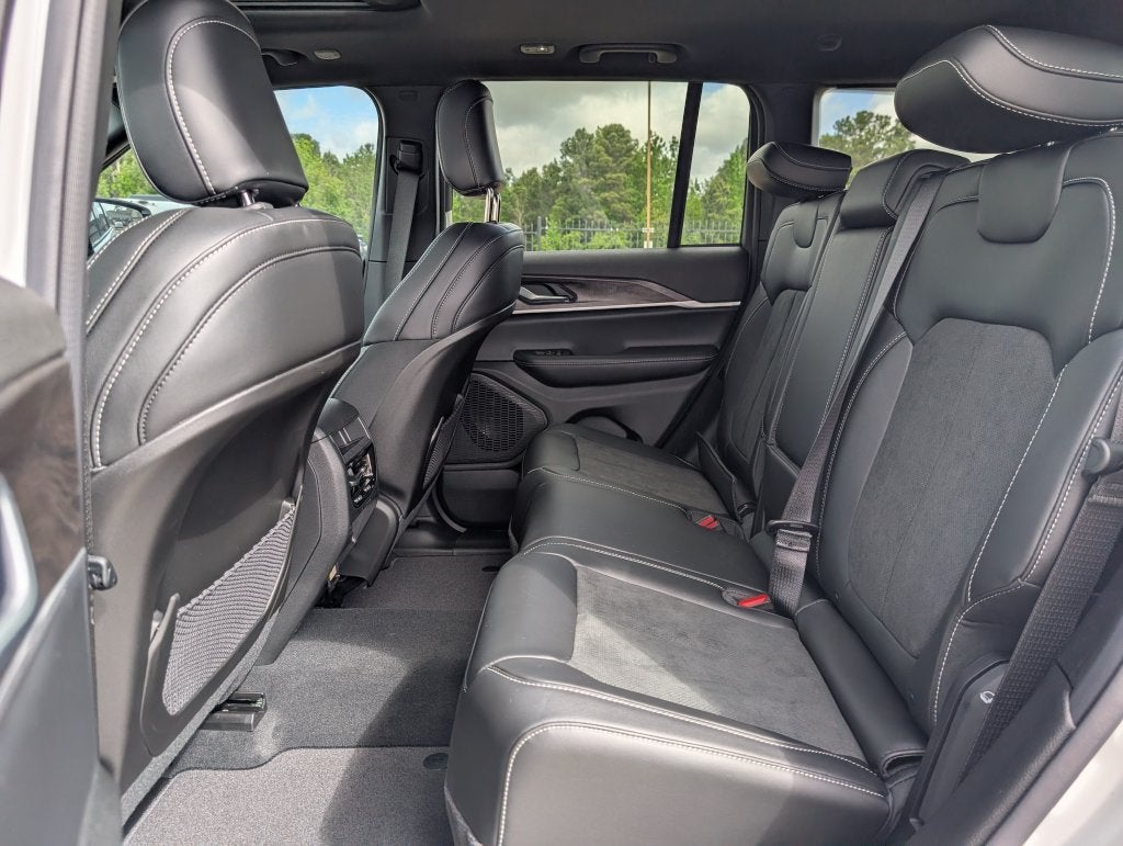 2026 Jeep Grand Cherokee Altitude