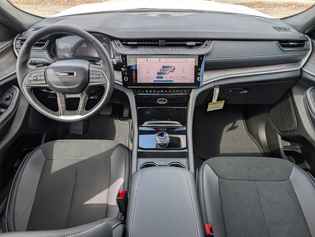 2026 Jeep Grand Cherokee Altitude