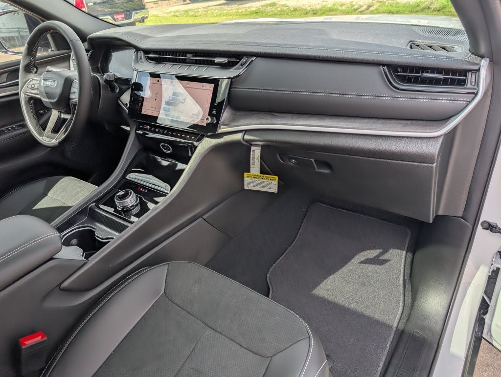 2026 Jeep Grand Cherokee Altitude