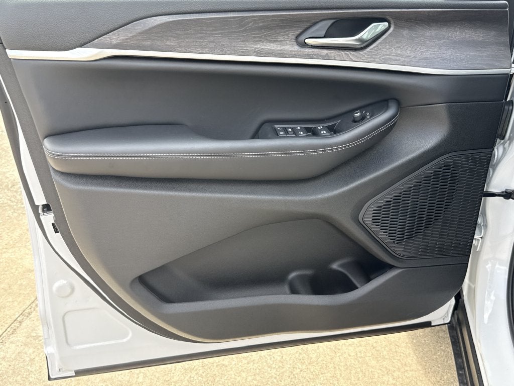 2026 Jeep Grand Cherokee Altitude