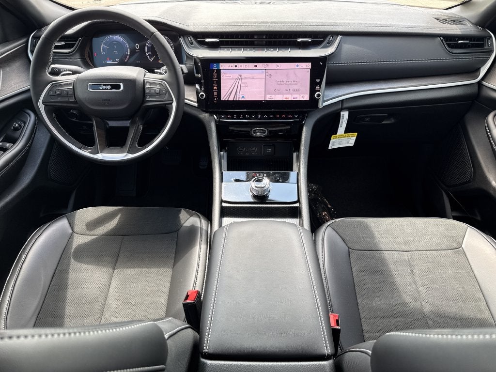 2026 Jeep Grand Cherokee Altitude