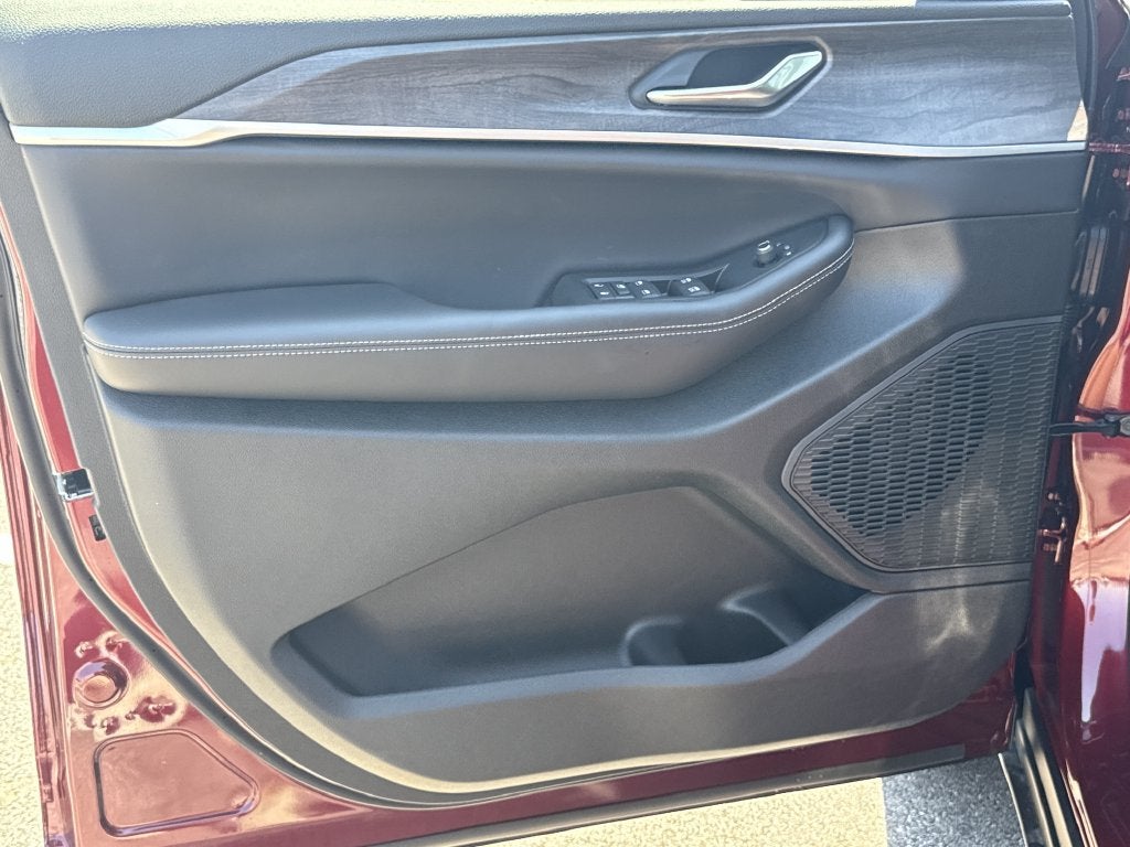 2026 Jeep Grand Cherokee Altitude