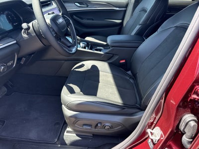 2026 Jeep Grand Cherokee Altitude