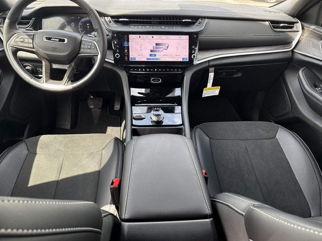 2026 Jeep Grand Cherokee Altitude
