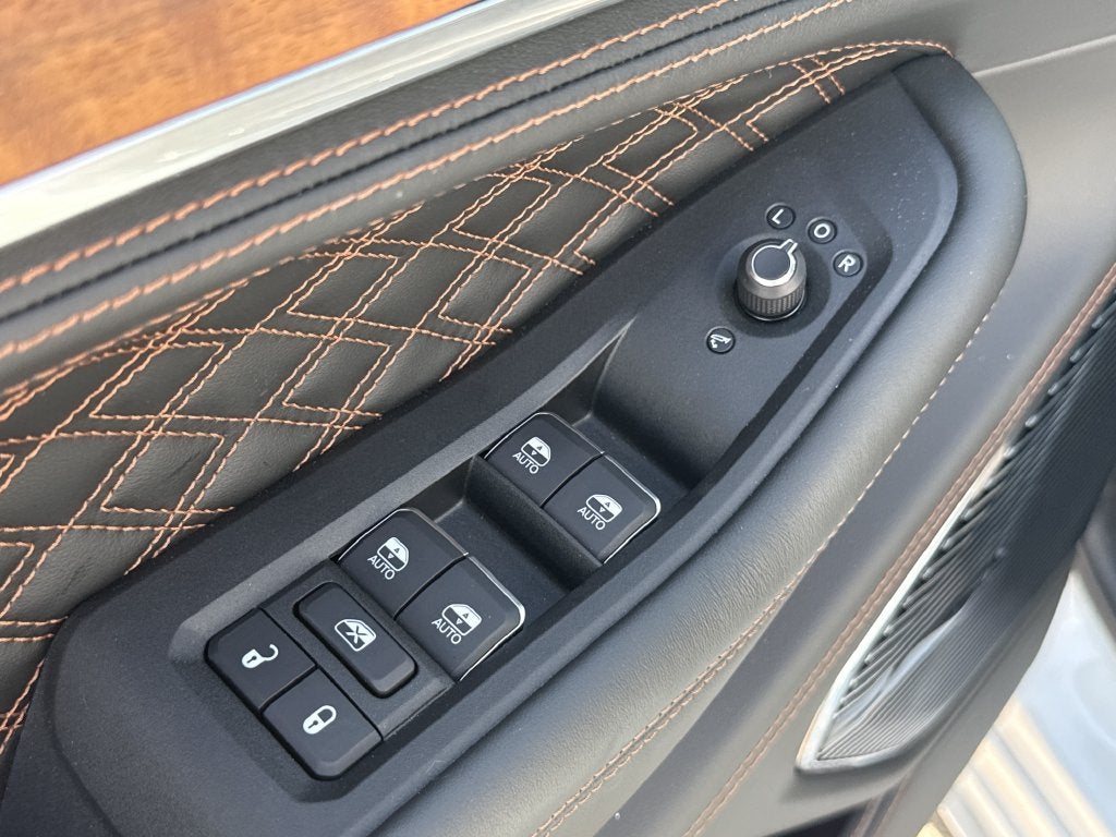 2026 Jeep Grand Cherokee Summit