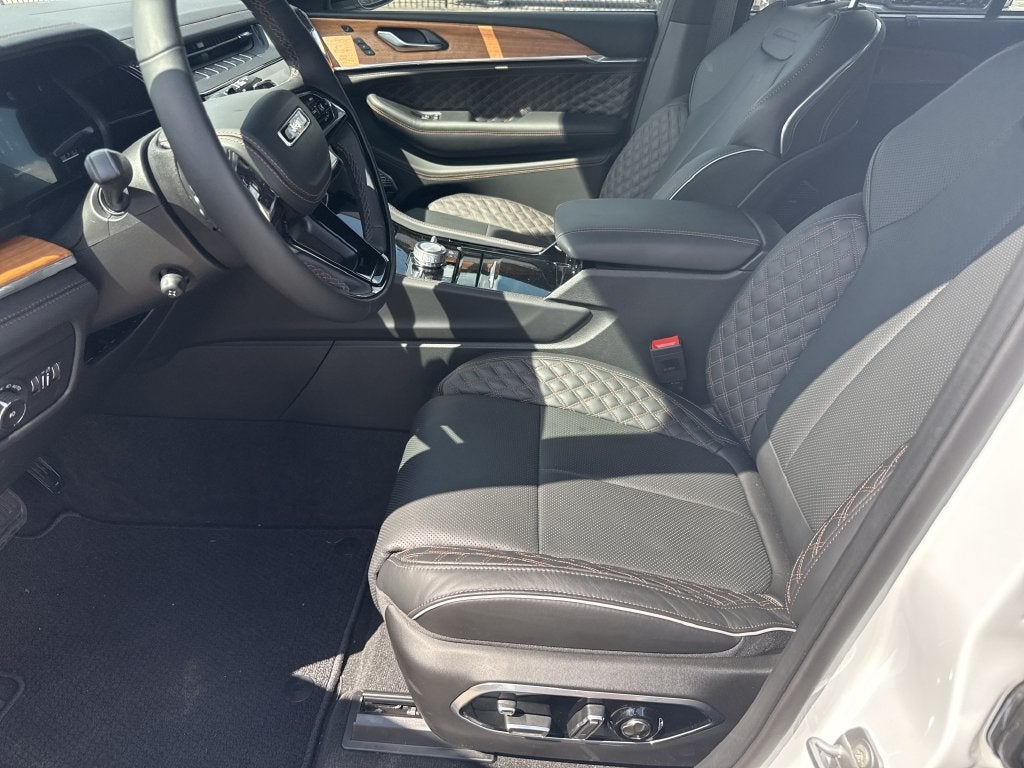 2026 Jeep Grand Cherokee Summit