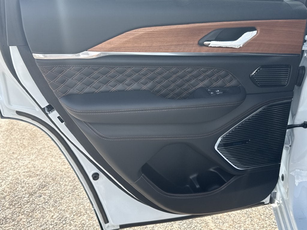 2026 Jeep Grand Cherokee Summit
