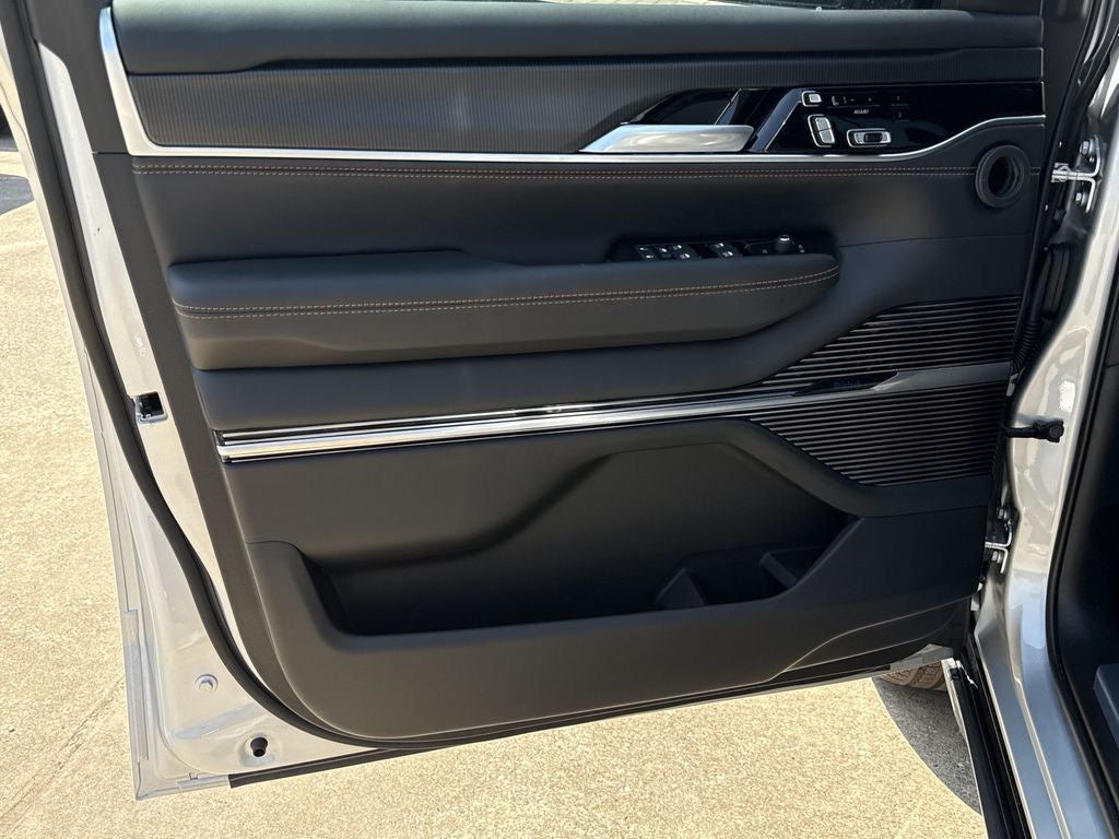 2026 Jeep Grand Wagoneer L Summit Reserve