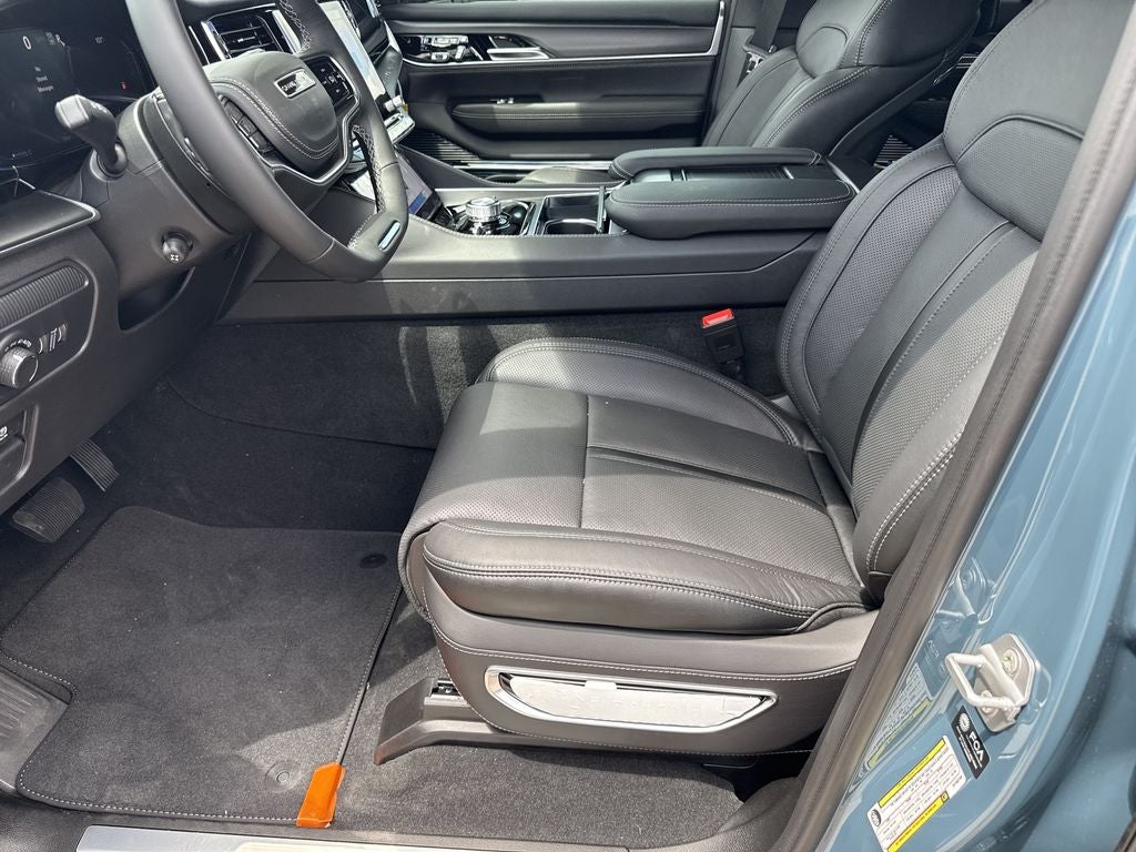2026 Jeep Grand Wagoneer L Summit Obsidian