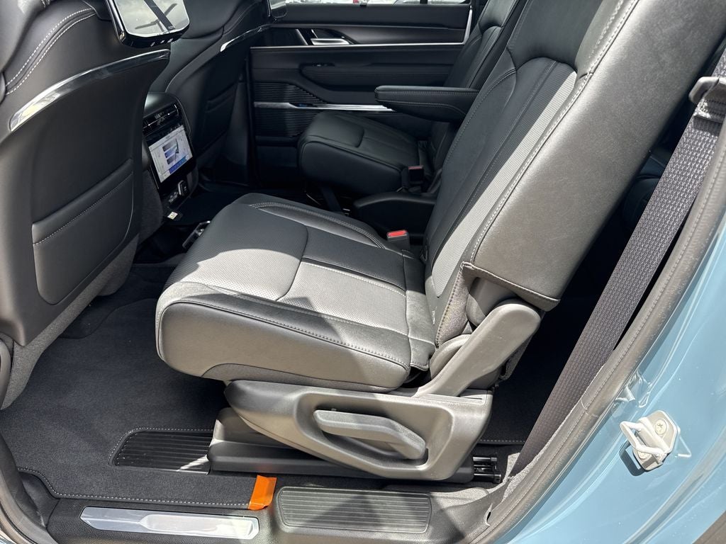 2026 Jeep Grand Wagoneer L Summit Obsidian