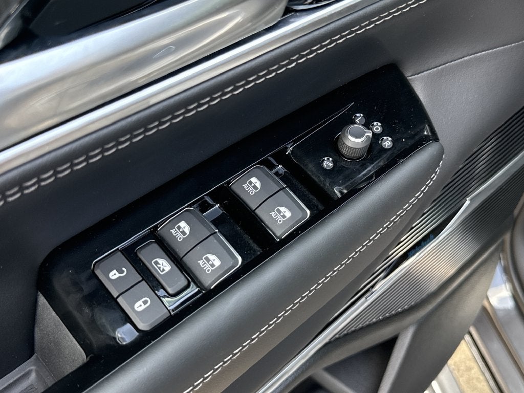 2026 Jeep Grand Wagoneer L Summit Obsidian