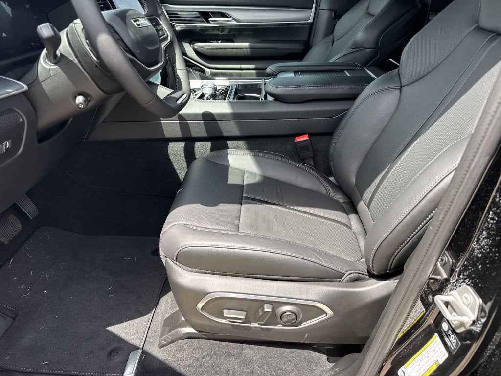2026 Jeep Grand Wagoneer Limited Reserve