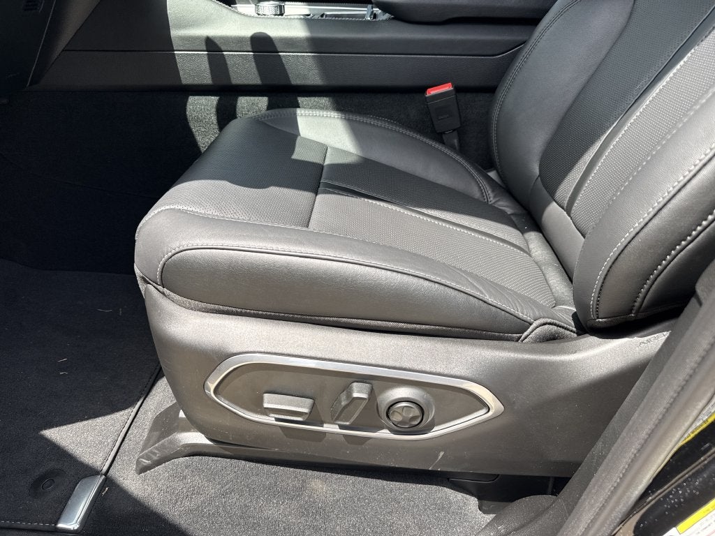 2026 Jeep Grand Wagoneer Limited Reserve