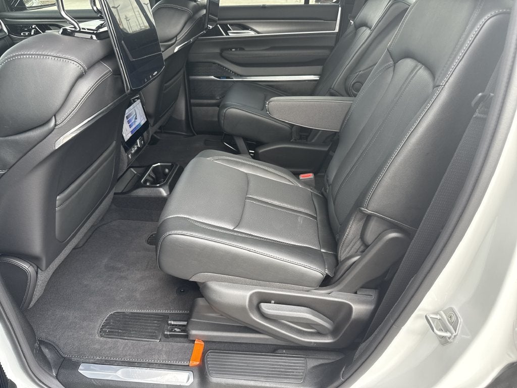 2026 Jeep Grand Wagoneer Summit Obsidian
