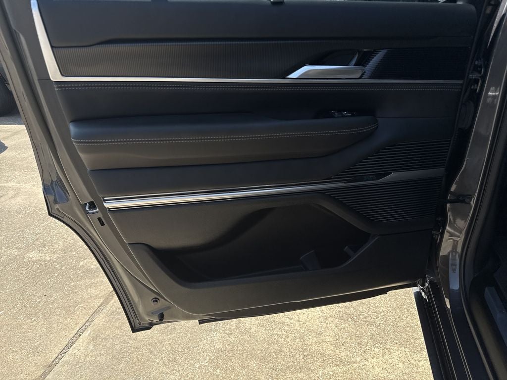 2026 Jeep Grand Wagoneer Summit Obsidian