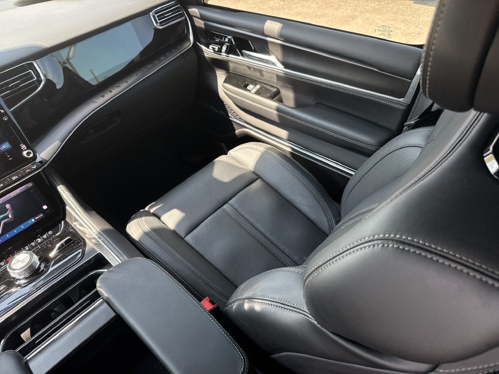 2026 Jeep Grand Wagoneer Summit Obsidian