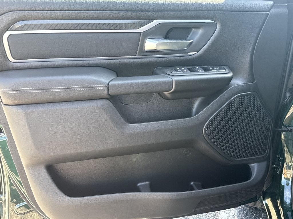 2027 RAM 1500 Big Horn/Lone Star