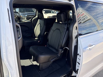2026 Chrysler Voyager LX