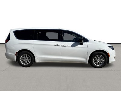 2026 Chrysler Voyager LX