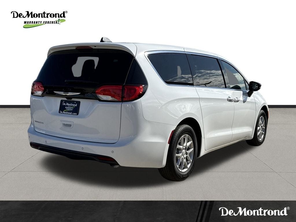 2026 Chrysler Voyager LX