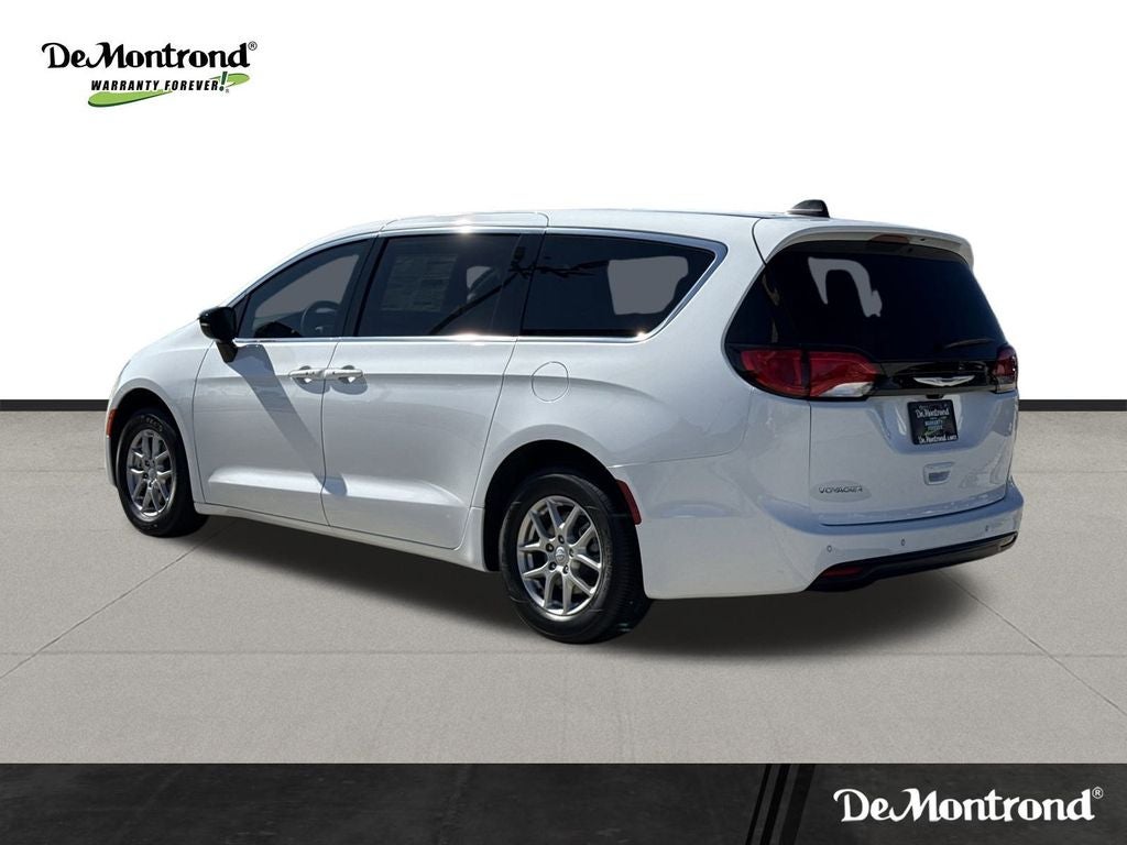 2026 Chrysler Voyager LX