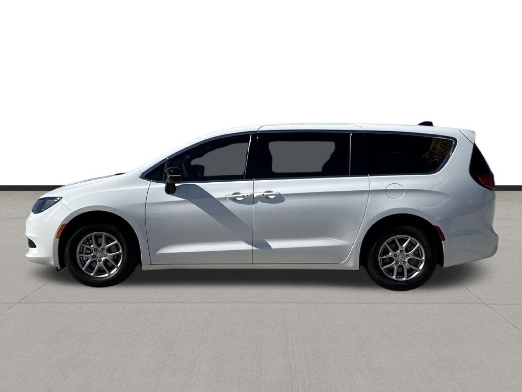 2026 Chrysler Voyager LX