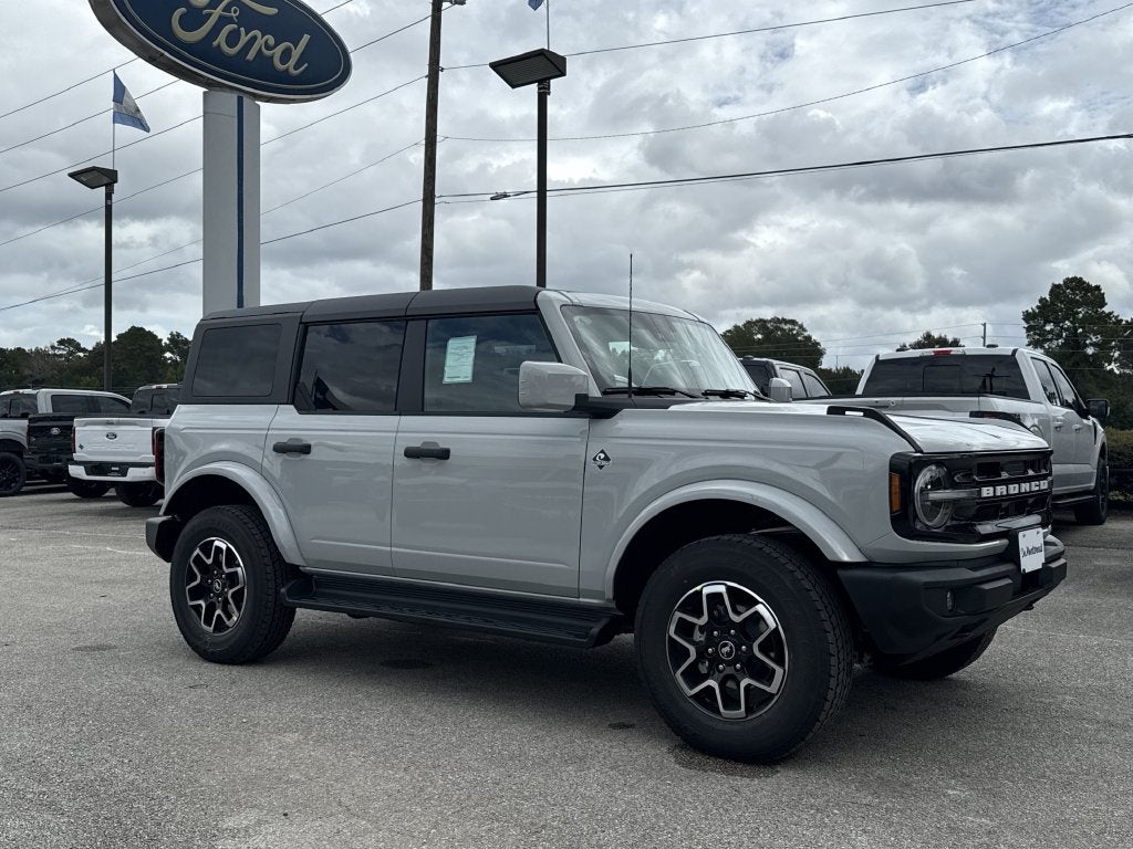2026 Ford Bronco Outer Banks®