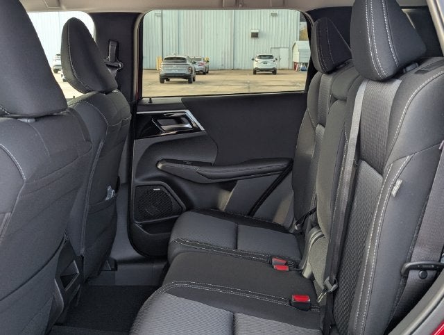 2025 Mitsubishi Outlander ES