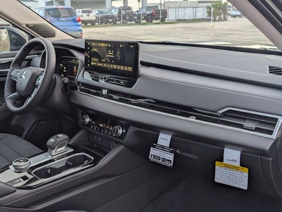 2026 Mitsubishi Outlander SE