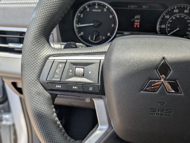 2026 Mitsubishi Outlander LE