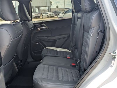 2026 Mitsubishi Outlander LE