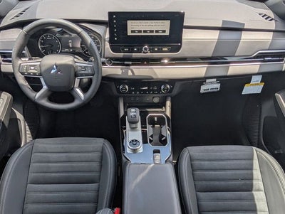 2026 Mitsubishi Outlander LE