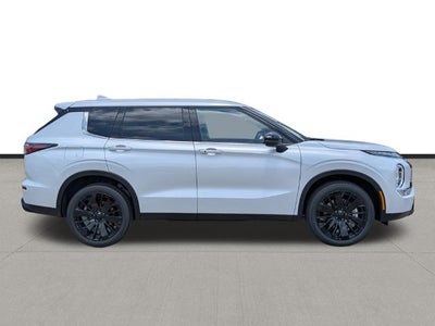 2026 Mitsubishi Outlander LE