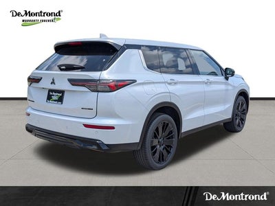 2026 Mitsubishi Outlander LE