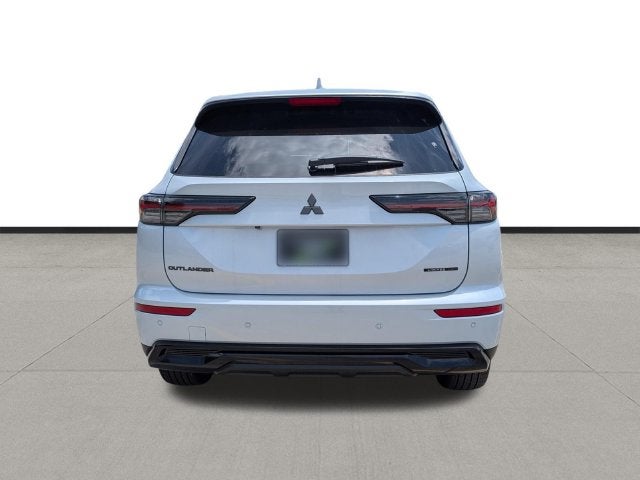 2026 Mitsubishi Outlander LE