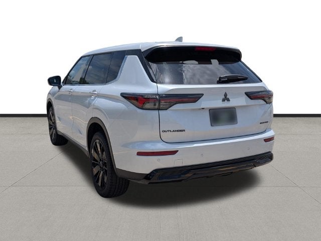 2026 Mitsubishi Outlander LE