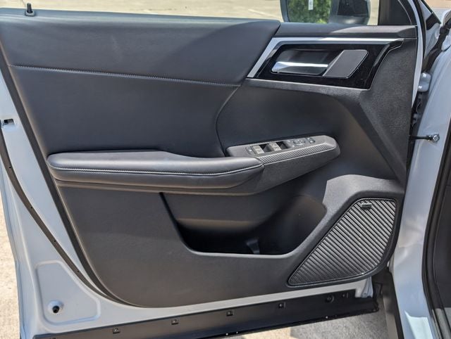 2026 Mitsubishi Outlander LE