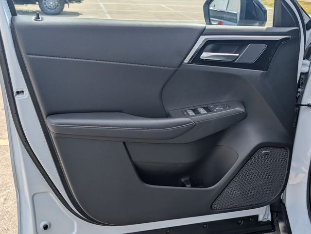 2026 Mitsubishi Outlander LE