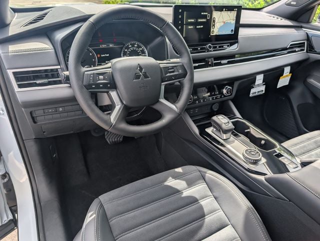 2026 Mitsubishi Outlander LE